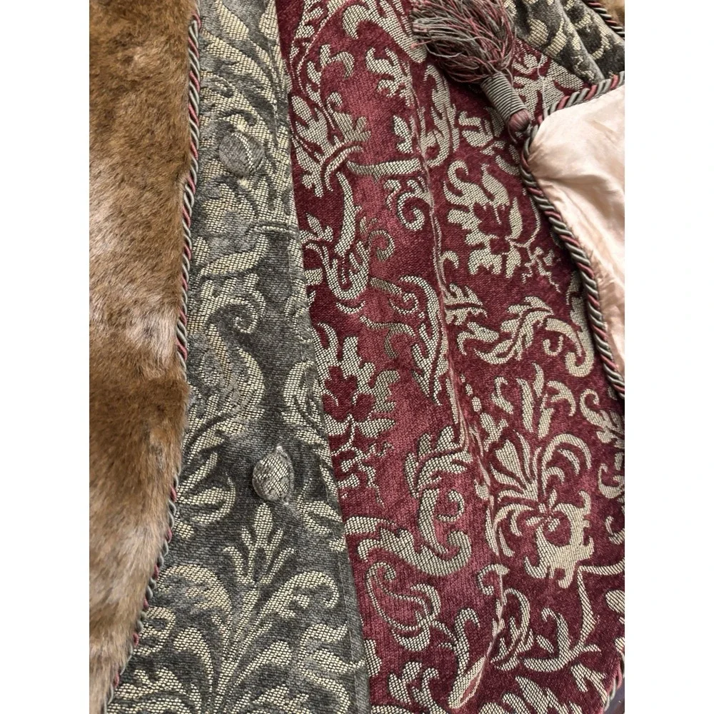 Villa Bacci Christmas Tree Skirt Red Gold Damask‎ Faux Fur Tassels Holiday Decor